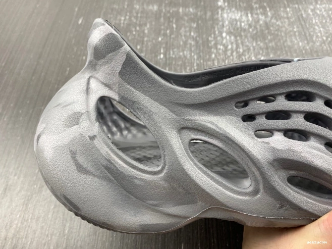 MX Granite Foam RNR Yeezy Adidas IE4931 0711